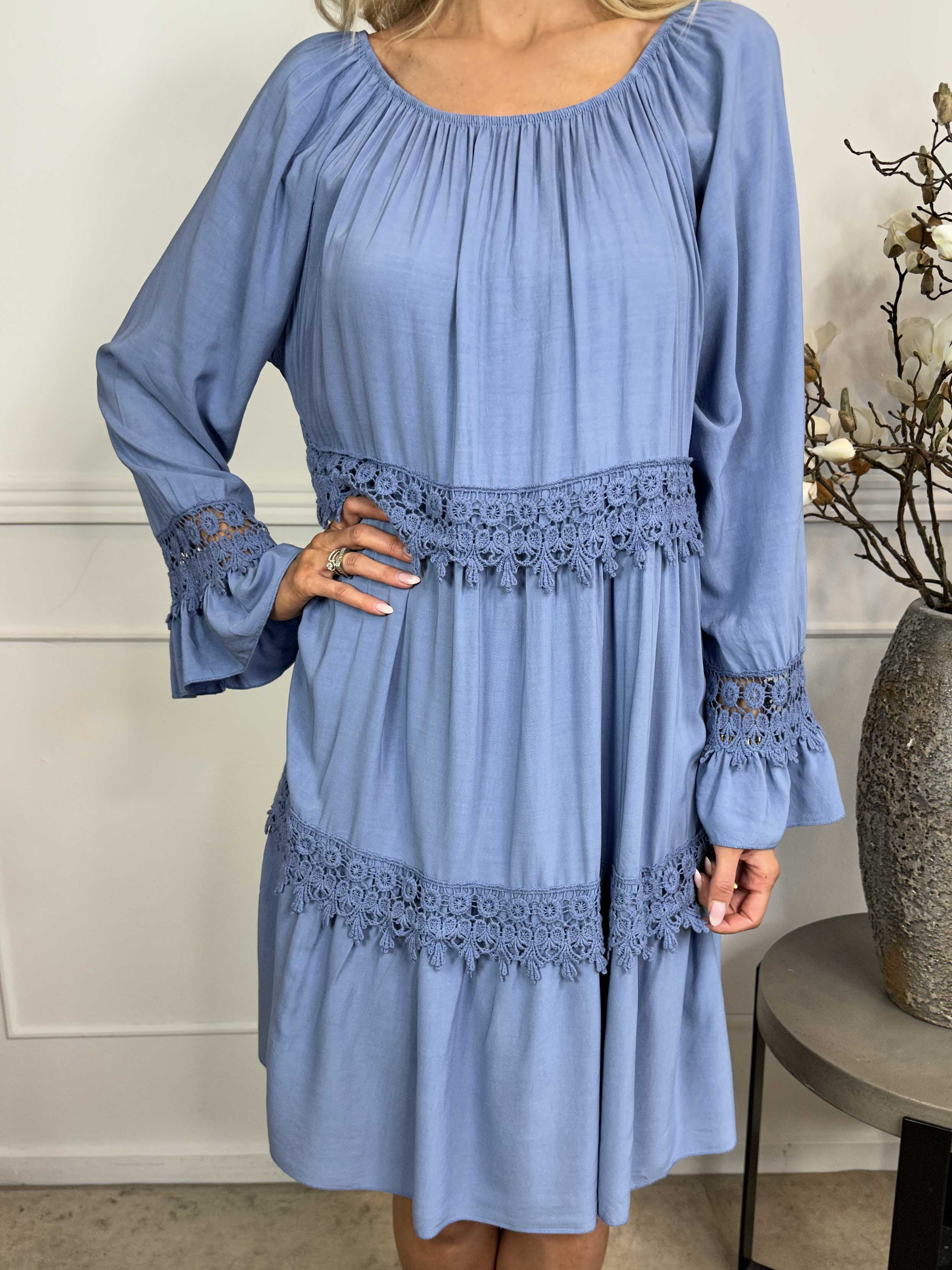 Tilda - Sød tunikakjole med broderinger